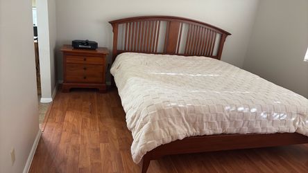 King bed with mattress