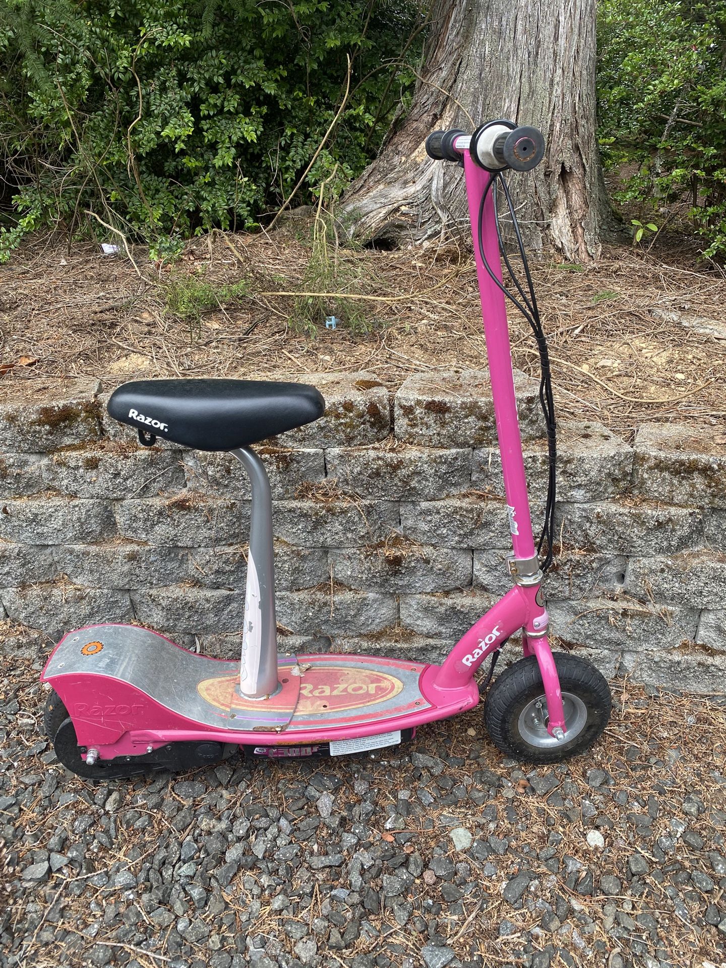 Pink Electric Razor E300 SCOOTER (up to 15mph, max220lbs) NEW BATTERY!! Optional Seat Silverdale, WA