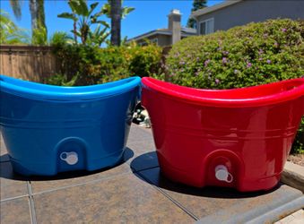 Large Party Drink Tubs with Drains – Red & Blue Insulated Beverage Coolers