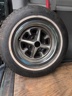 Steel Wheel With Tire 