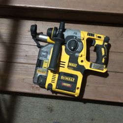Dewalt XR Brushless Rotary Hammer Drill + Dust Vacumn