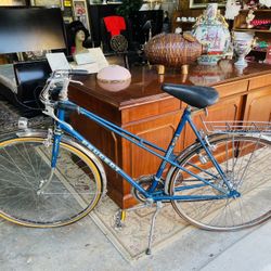 Vintage Peugeot Mixte Bike