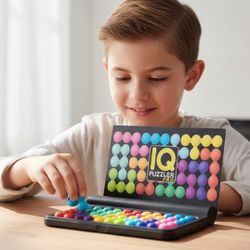 SmartGames IQ Puzzler Pro Travel Game Brain Teaser 120 Puzzle Challenges Booklet Included. The image shows a SmartGames IQ Puzzler Pro brain teaser ga