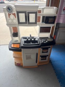 Step2 Kids Play Kitchen Set