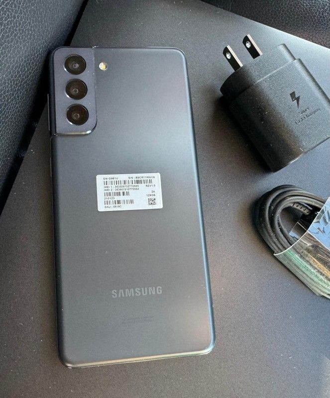 Samsung Galaxy S21 , Factory Unlocked, Excellent Condition Like New