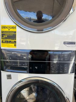 NE ELECTROLUX WASHER AND GAS DRYER STACKABLE