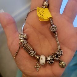 Pandora Original Color Silver ( Plata)    Cada Dije Cuesta Mas De $ 50