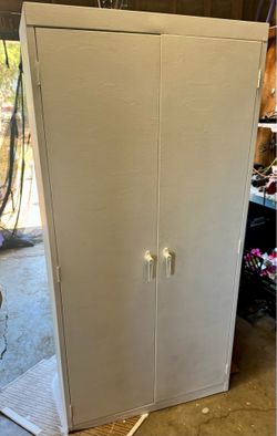 Steel storage locker