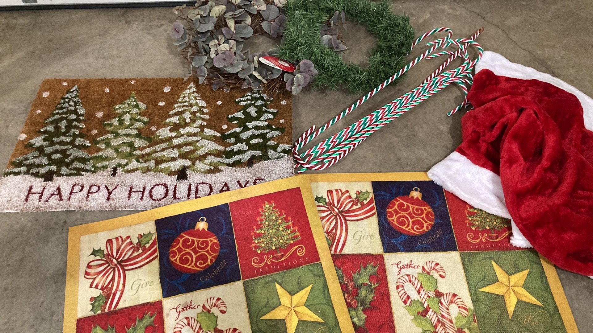 Holiday Items LOT.   Like New!