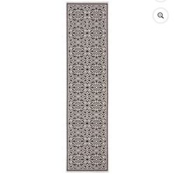 SAFAVIEH Linden Odetta Geometric Indoor/Outdoor Runner Rug, Light Grey/Charcoal, 2'2" x 8'