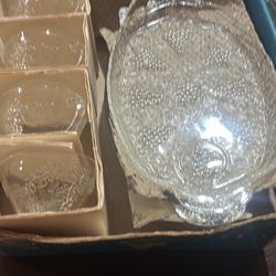 ANCHOR HOCKING Vintage Glass Grape Luncheon Sandwich Plate set w/ cup - Set of 8