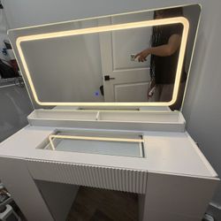 ✨ LED Makeup Vanity w/ Mirror & Drawers – Ready to Use ✨