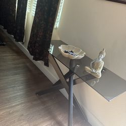 Entry way table