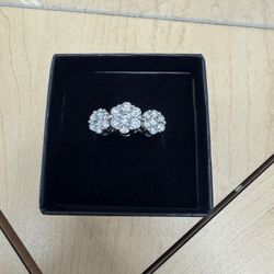 14K White Gold Diamond Ring