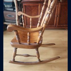 Jefferson Solid Wood Rocking Chair Dash Classic Design