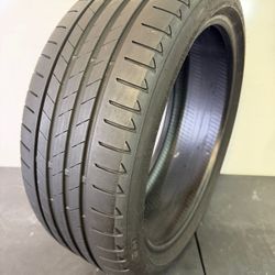 V604  225 40 19 93Y  Bridgestone Turanza T005 Run Flat  One Used Tire 70% Life 