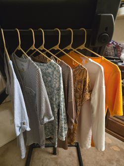 Woman's Tops