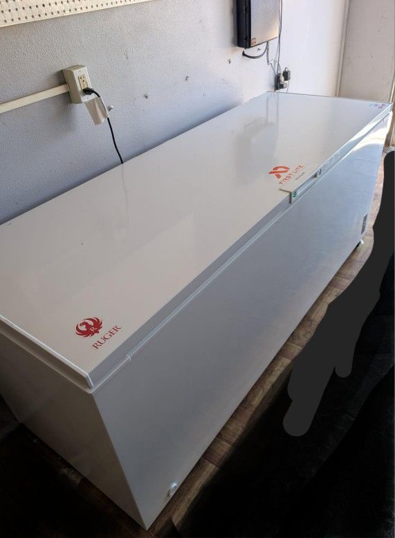 White Chest Freezer 24.8 Cu Ft. (HUGE) OBO
