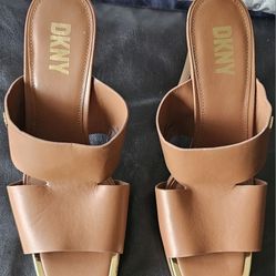 Tan Leather Square Heels