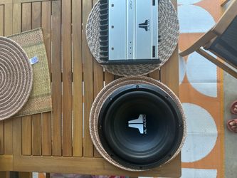 JL Audio 10 W0v3 Subwoofer and JL 250/1 Amp Set