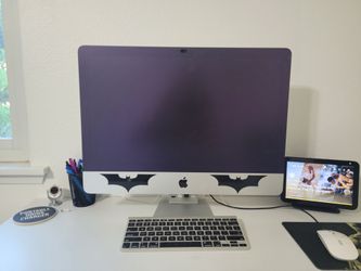 21.5 inch iMac Desktop