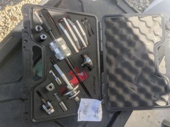Snap-on Puller Set with Case