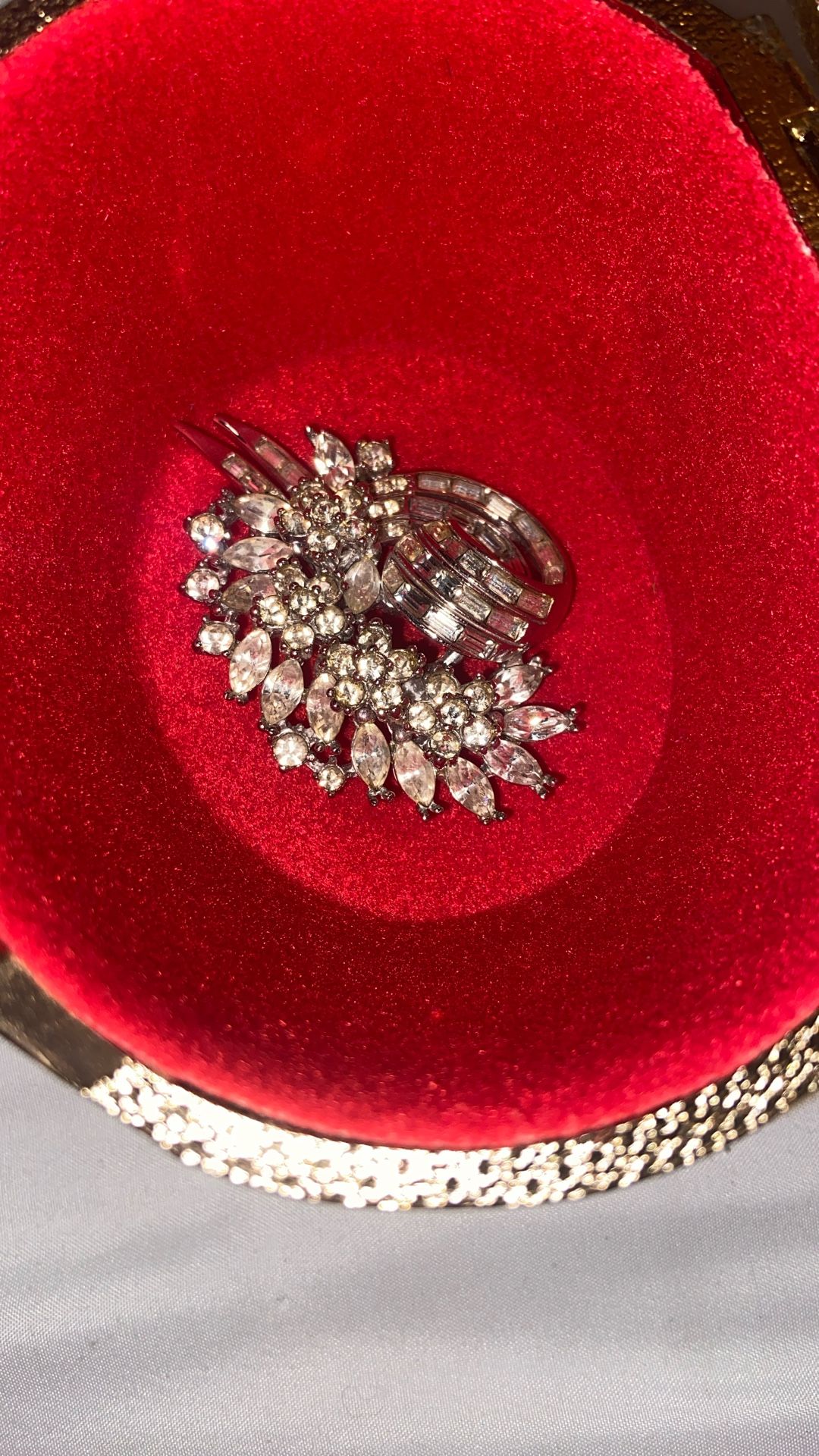 RESERVE Diamante Glass Rhinestone Pin, Art Deco jewelry, Stamp 8377