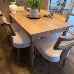 Wooden dining table 5 Ft