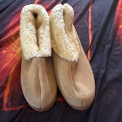 Tan suede slippers with fleece lining #comfyfeet