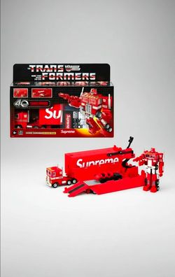 Supreme Transformers G1 Optimus Prime Figure