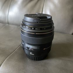 Canon 85mm EF lens 
