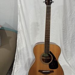 2016 Yamaha FS-820 acoustic guitar 