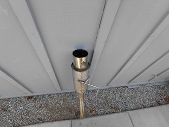 Car exhaust and carbin lip