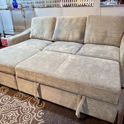 Reversible Sectional w/ Pull-out Bed On Sale! 