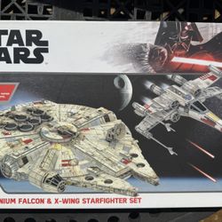 Star Wars Millennium Falcon & X-Wing Starfighter Set