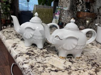  28 Oz  Porcelain Elephant Teapot