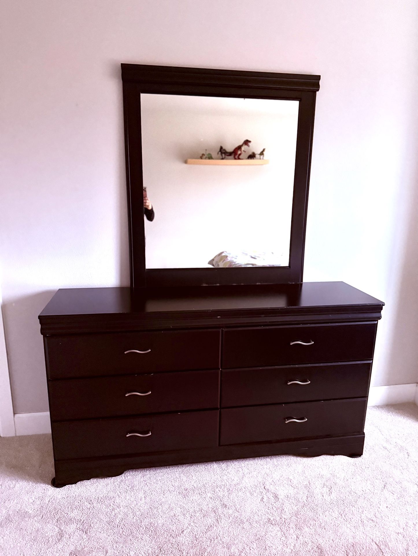Dresser with Mirror 