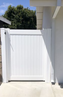 Vinyl Gates