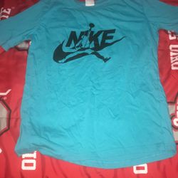 *New*Nike Athletic Tee