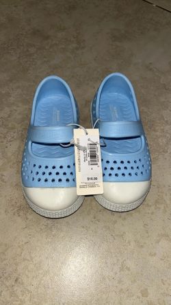 Old Navy Toddler Boy’s / Girl’s Perforated Slip On Shoes, Size 6