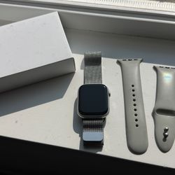 Apple Watch Series 9 (GPS, 45mm) in Box with Milanese Loop + Extra Silicone Band
