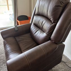 Flexsteel 1590 Oscar Power Lift recliner 