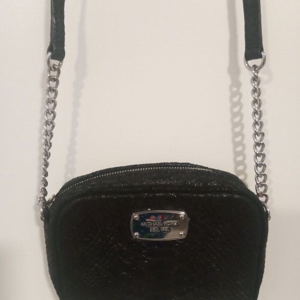 Michael Kors  Beautiful Black Leather  Crossbody Bag 