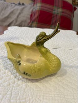 Hull Pottery Green Ceramic Free Standing Decorative Swan Trinket Dish