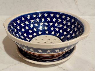 Polish pottery stoneware colander with saucer