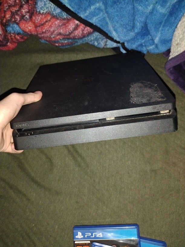 Ps4 + Games + controller