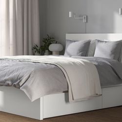 Queen Bed frame INCLUDING mattress