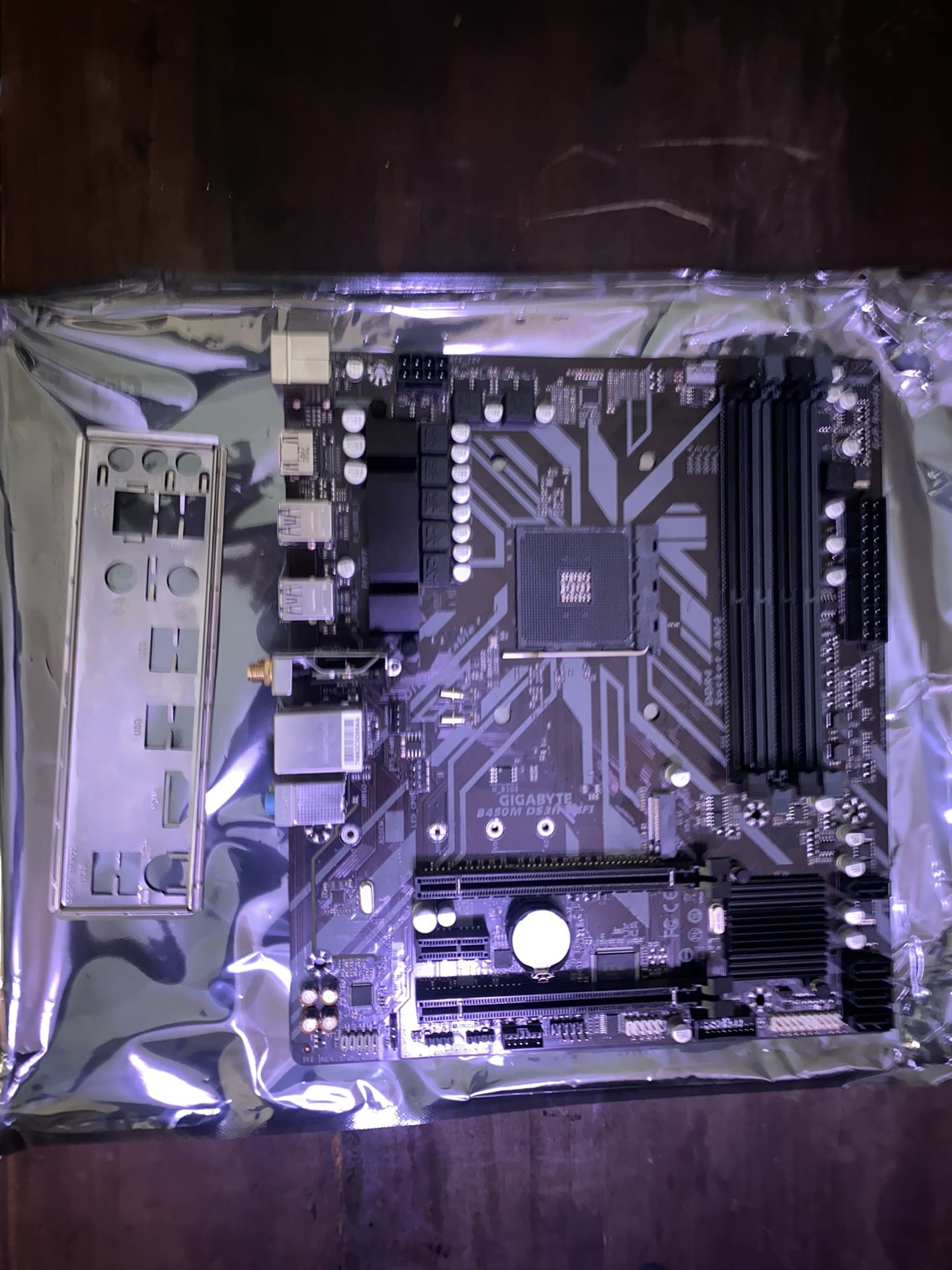Gigabyte B450M WIFI
