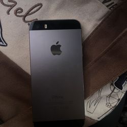 Apple iPhone 5s 64Gb - Space Gray- Network Unlocked 