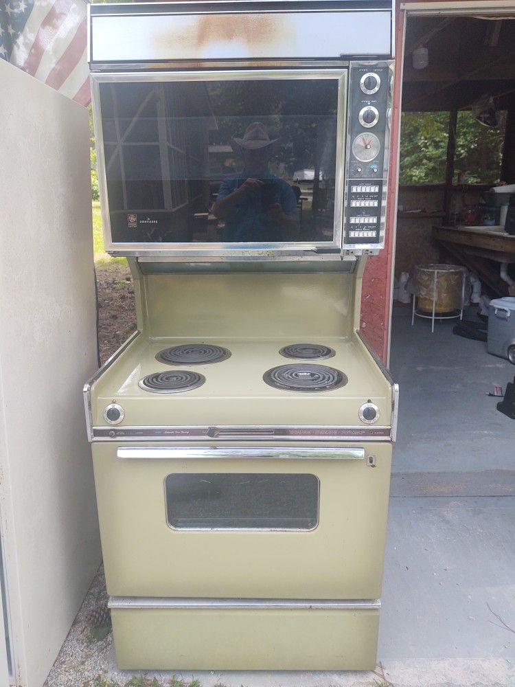Vintage GE Americana Range